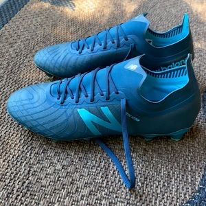 Men’s NB tekela stretch blue metallic cleats brand new